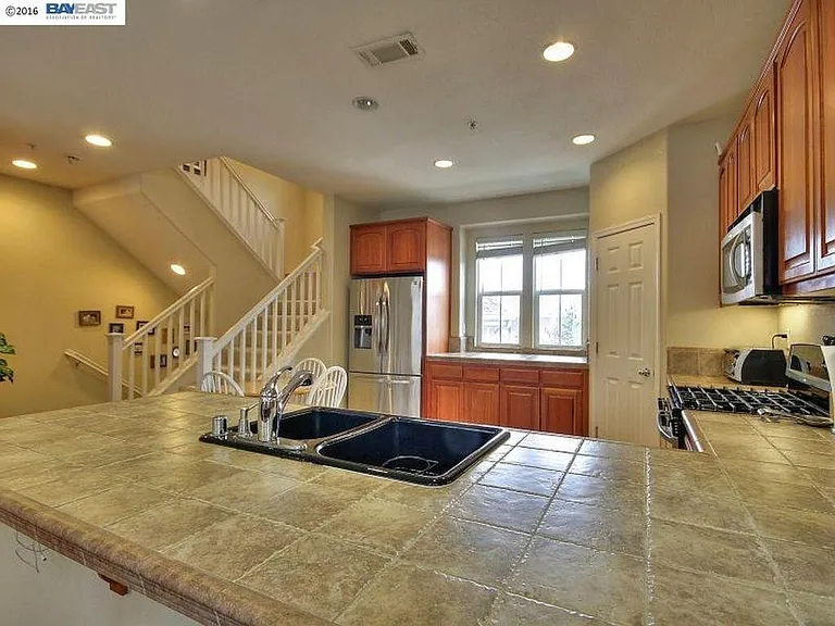 2878 Hilltop Mall Rd — Photo 3