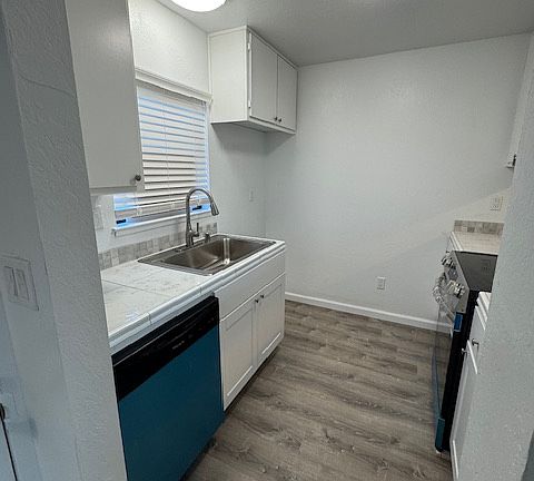 4th image of 1490 Portola Ave #1
