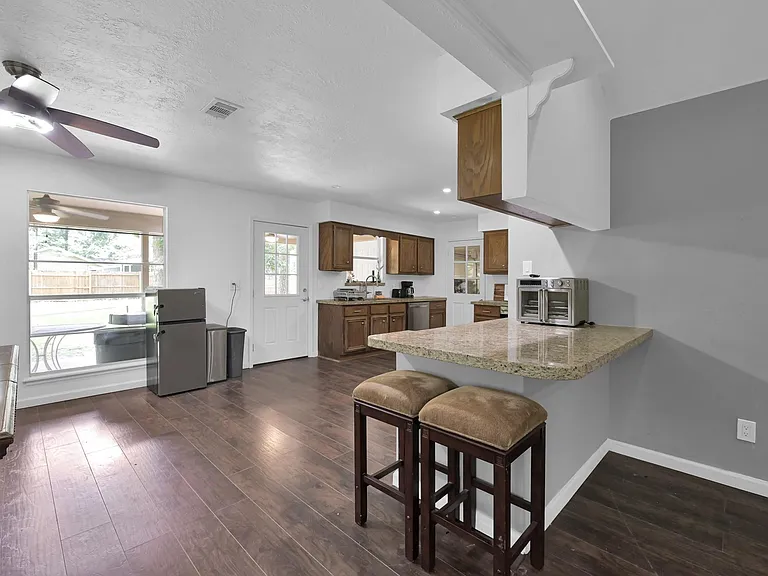 5928 Sinclair Dr — Photo 11