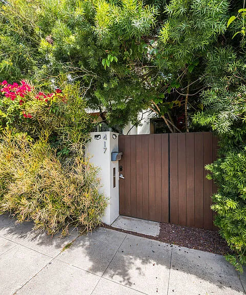 417 Venice Way — Photo 3