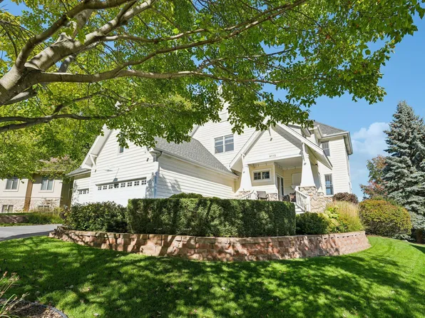 9112 Woodhill Dr, Savage, MN 55378