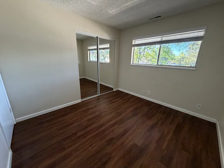 1300 Brinkby Ave #I — Photo 12