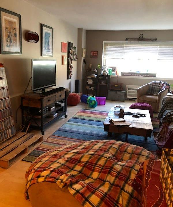1st image of 410 Benedict Ave APT 3