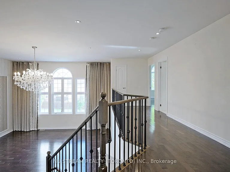 73 Serano Cres — Photo 21