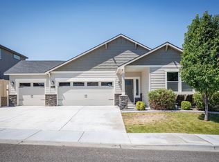 2743 Chelan Loop, Richland, WA 99352