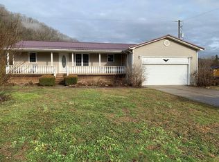 24 Hidden View Dr, Harold, KY 41635