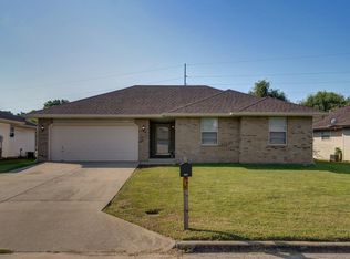 3240 W Scott St, Springfield, MO 65803