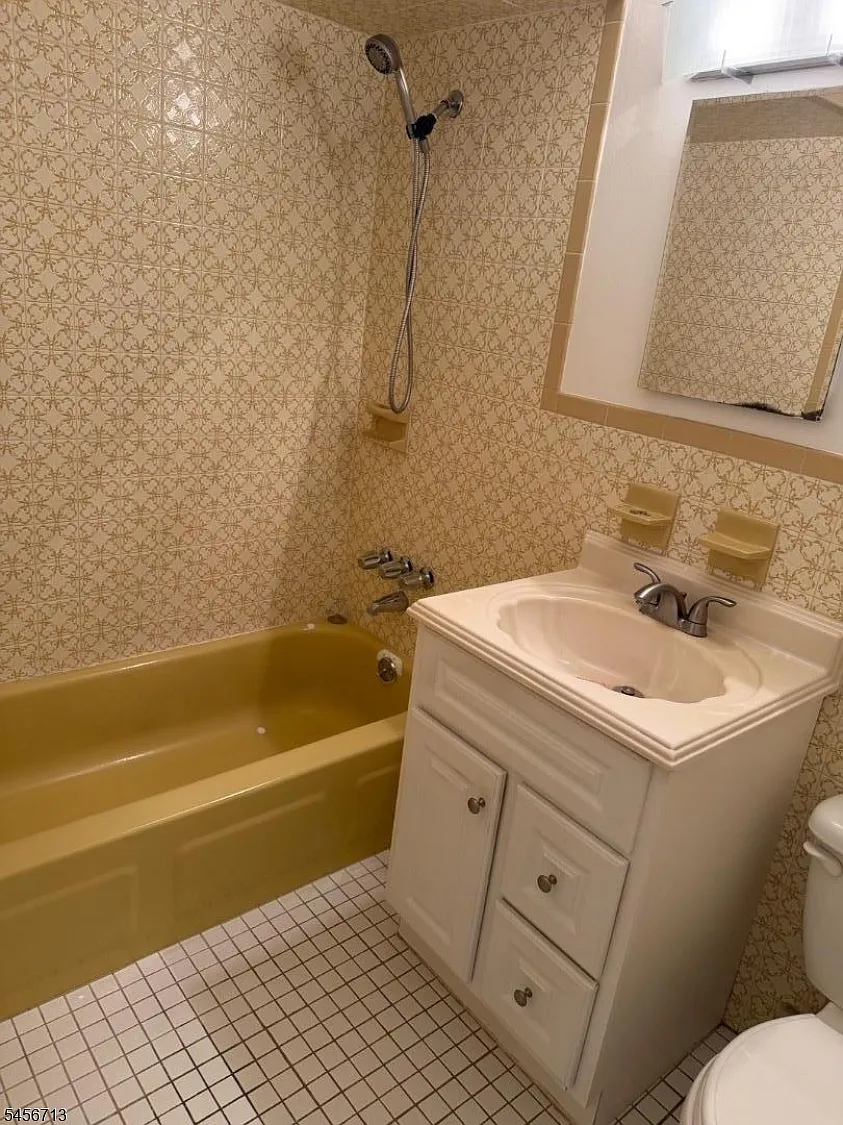 1 bed, 1.0 bath, $1,950 — Photo 4