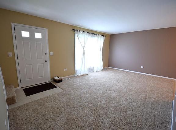 3rd image of 1011 Summit Dr