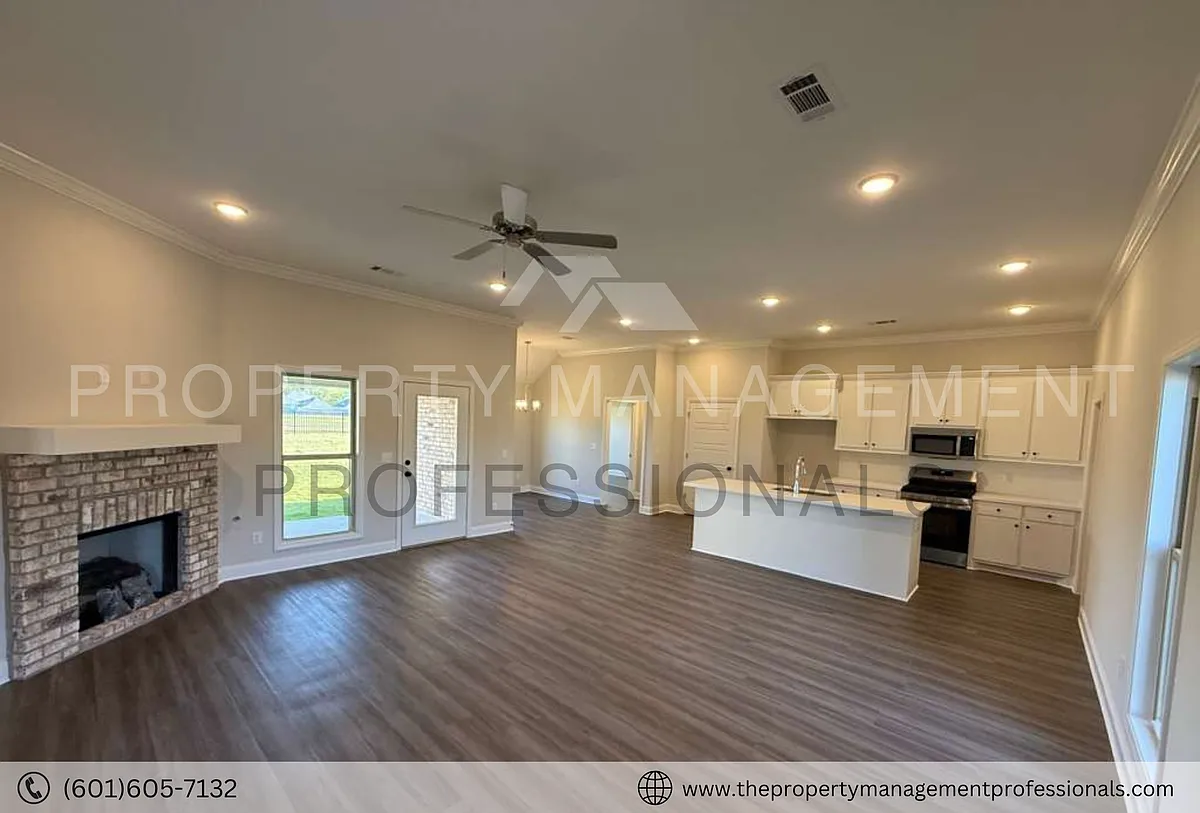 Building Photo - 571 Patrick Farms Dr