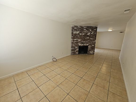 5th image of 7466 Della Cir