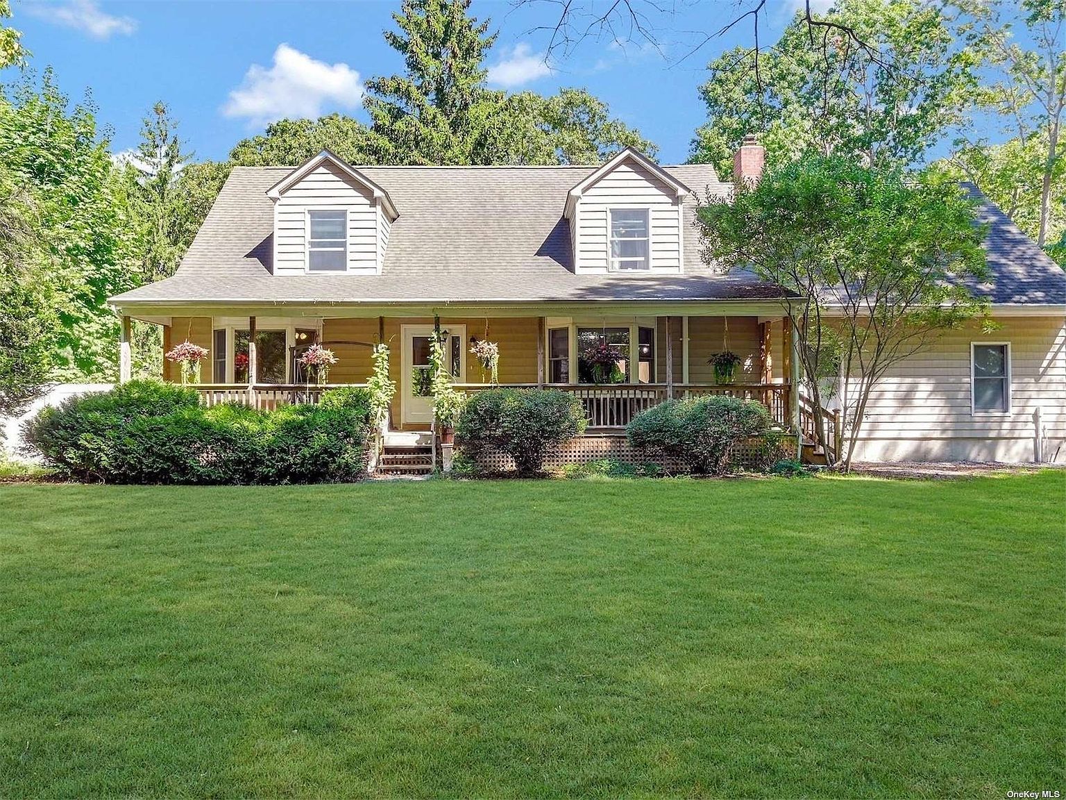 375 Wading River Road, Manorville, NY 11949 Zillow