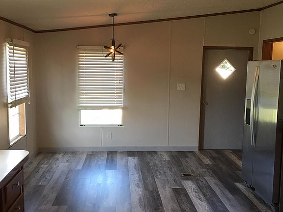 Kitchen & Dining