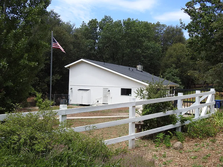 5041 Pine Ridge Ave — Photo 4