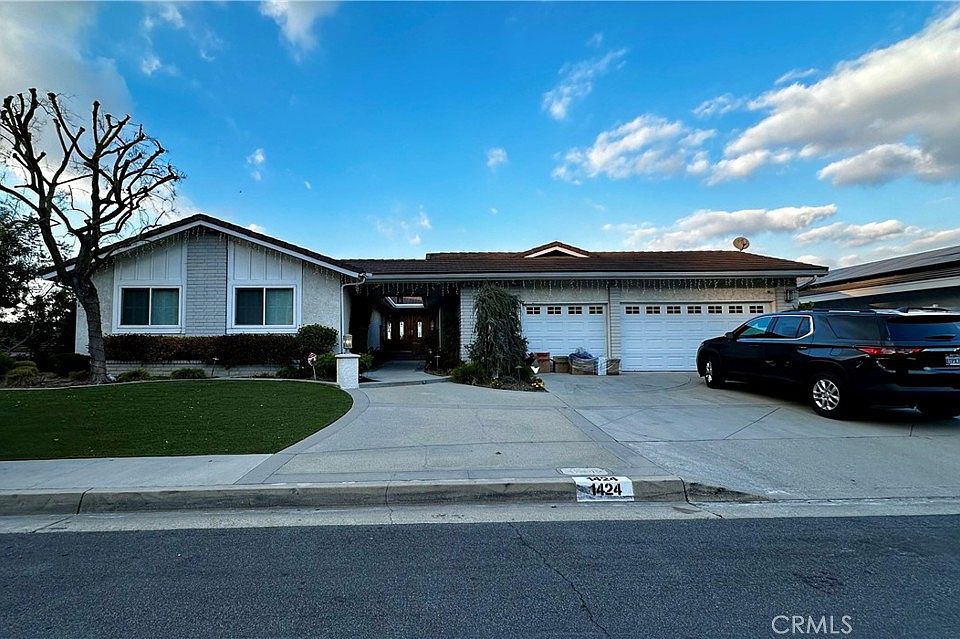 1st image of 1424 S Montezuma Way