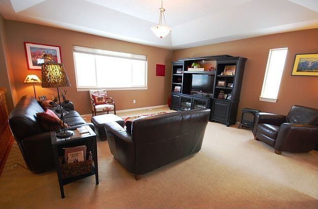 2nd image of 5017 Roy Ct