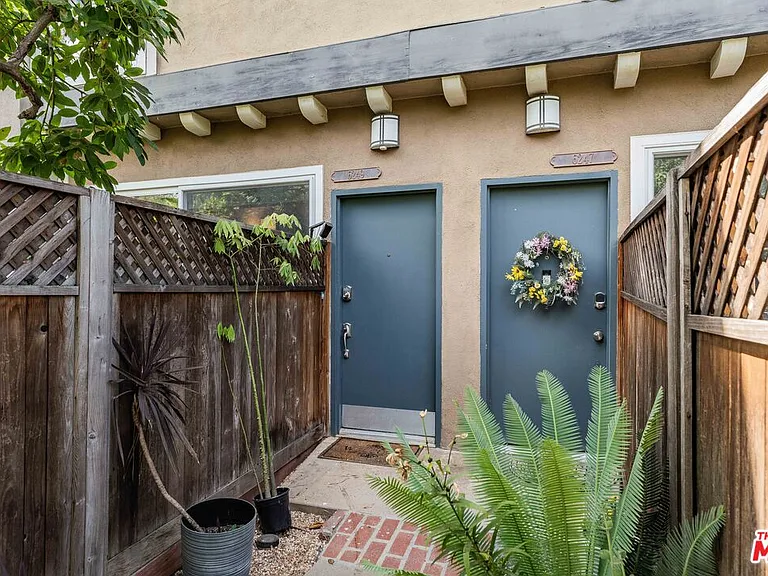 6249 Green Valley Cir — Photo 2