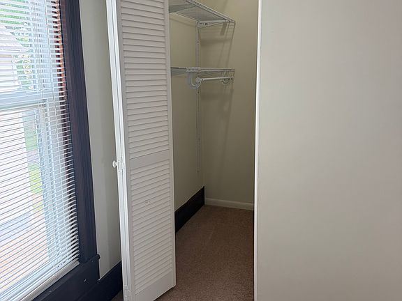 4th image of 304 N Detroit St #1/2