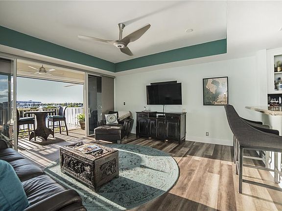 4th image of 523 Bahia Beach Blvd