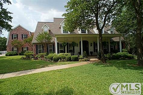 1st image of 870 Harbor Ct