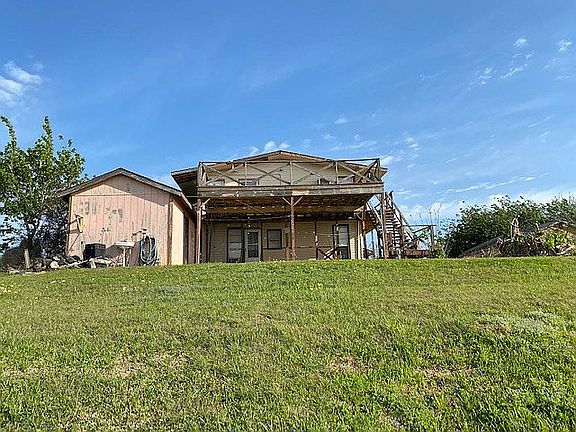 2nd image of 1538 W Bayshore Dr