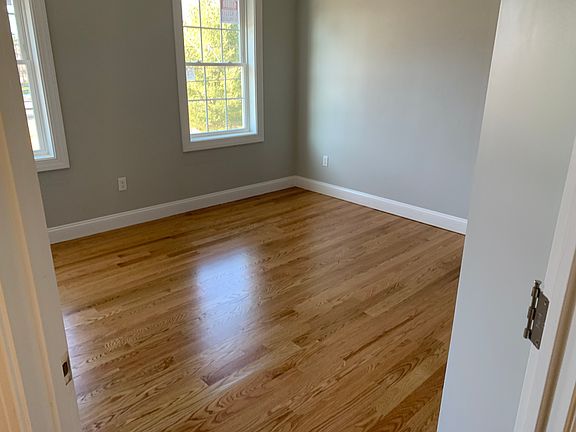 5th image of 168 Kennedy Dr