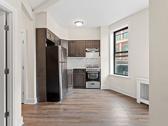 3rd image of 53-07 Roosevelt Ave #3A