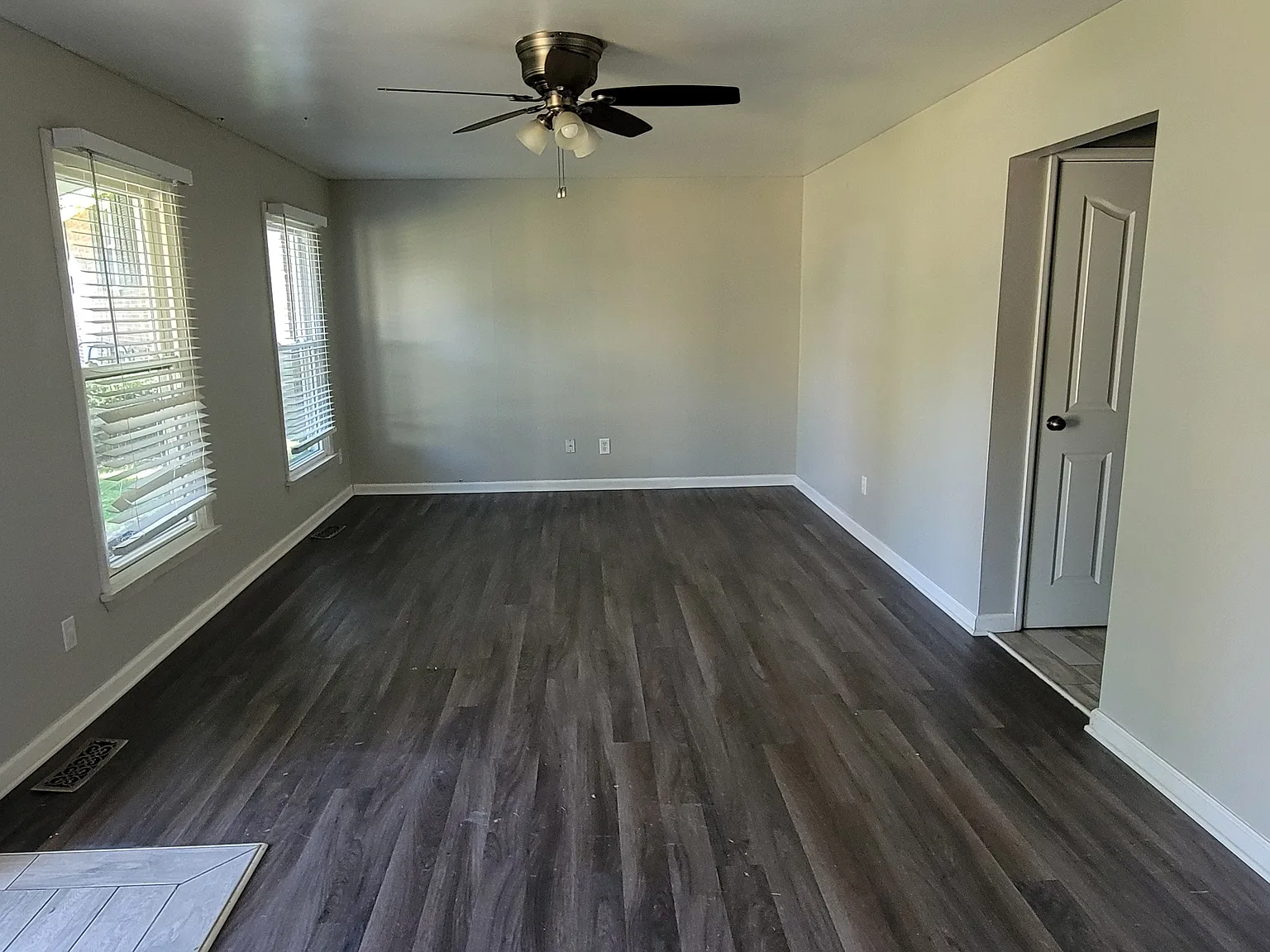 3 bed, 1073 sqft, $1,550 — Photo 2