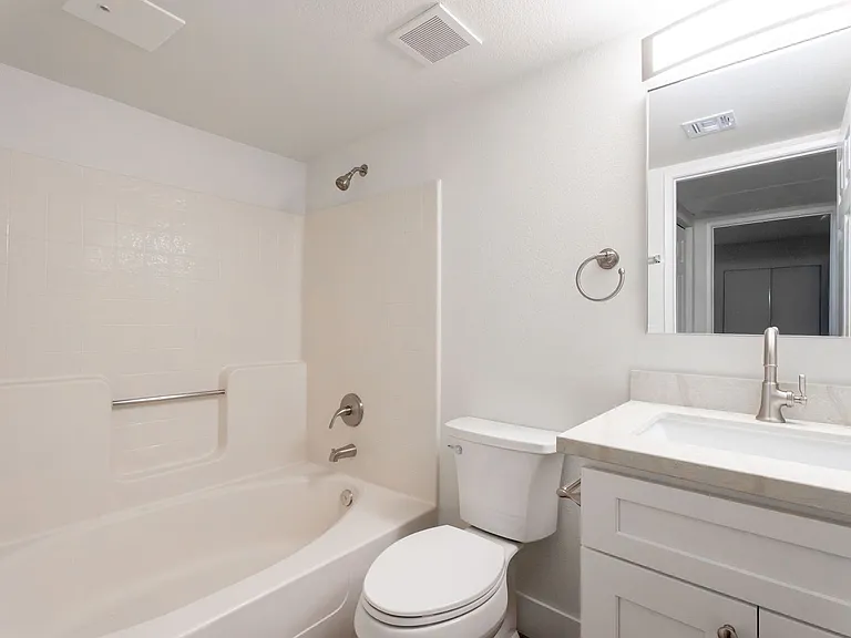 5158 S Jones Blvd #203 — Photo 11