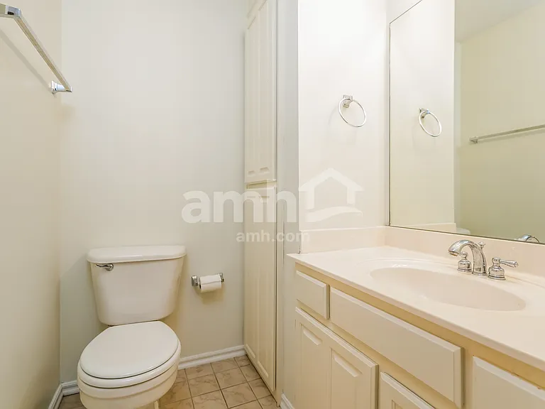 1436 W Plymouth St N — Photo 18
