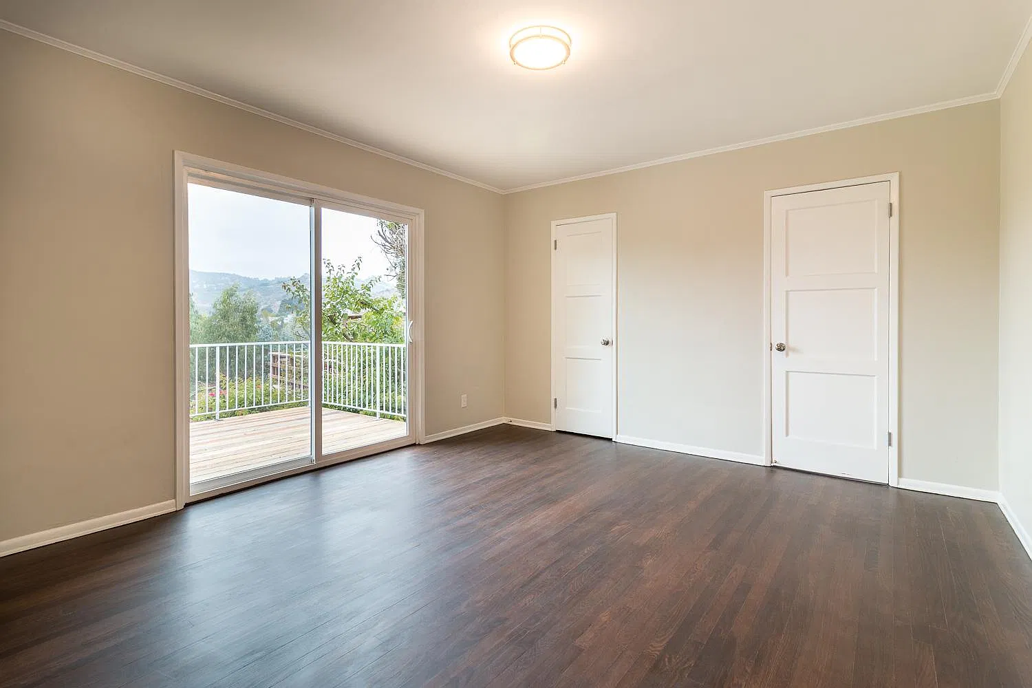 2 bed, 900 sqft, $4,950 — Photo 2