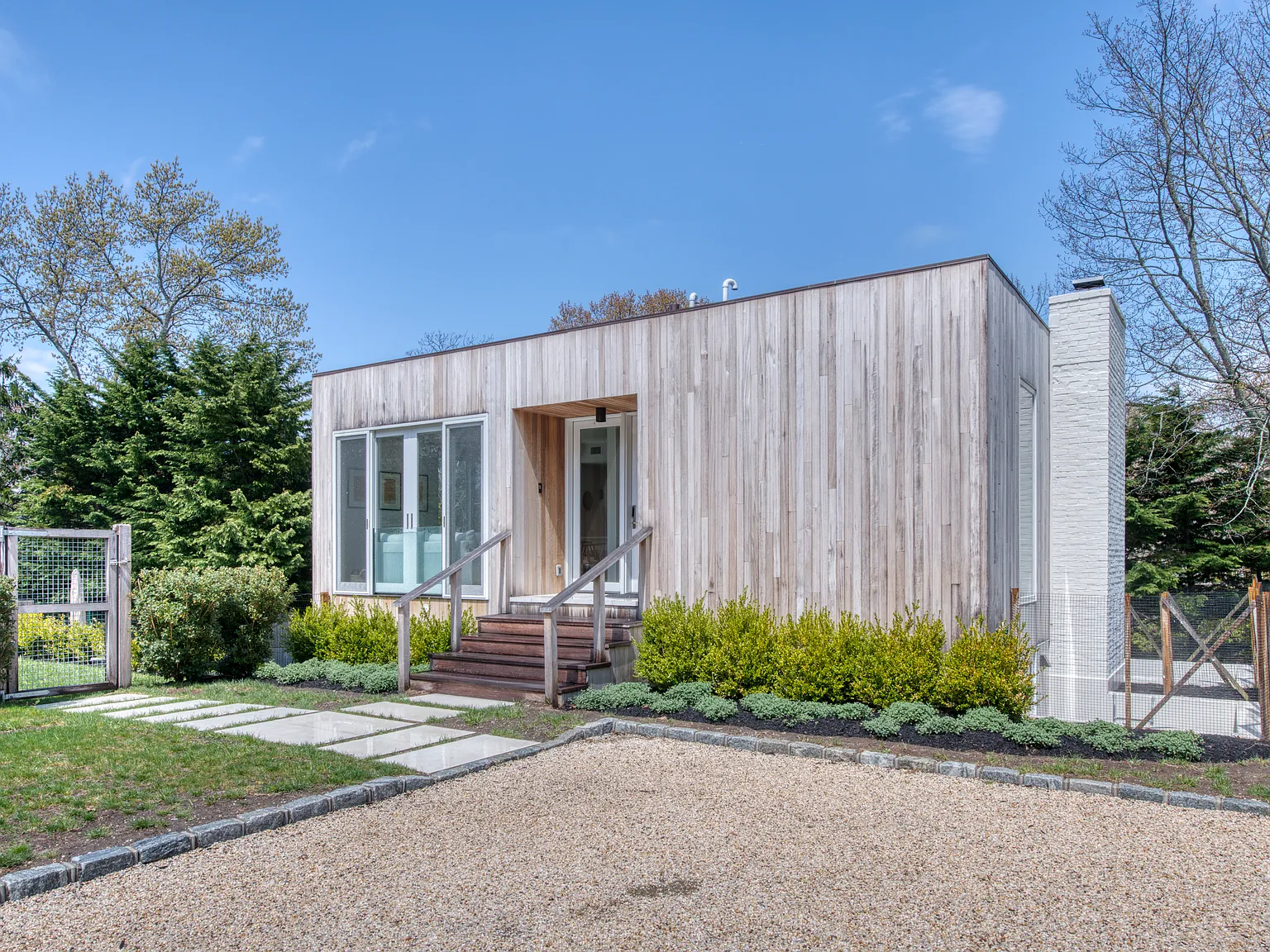 Serene and Stylish in Sag Harbor Village — Photo 2