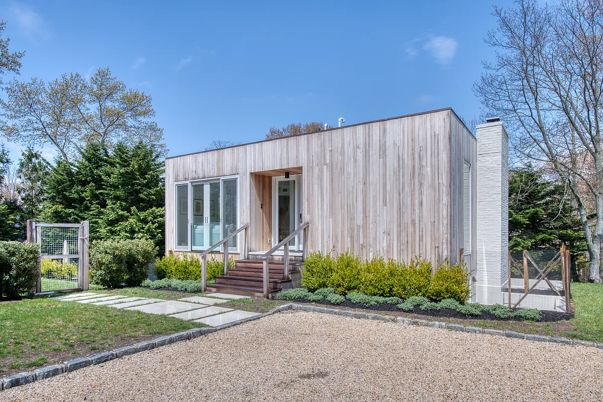 Building Photo - 7 Cadmus Rd