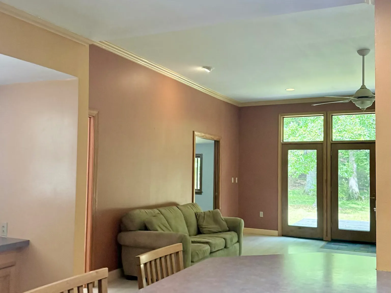 3 bed, 1200 sqft, $3,300 — Photo 3