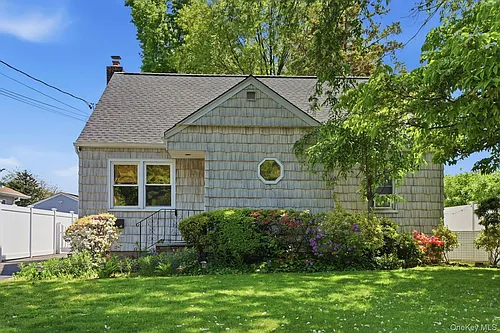 135 Woolsey Ave Photo 1