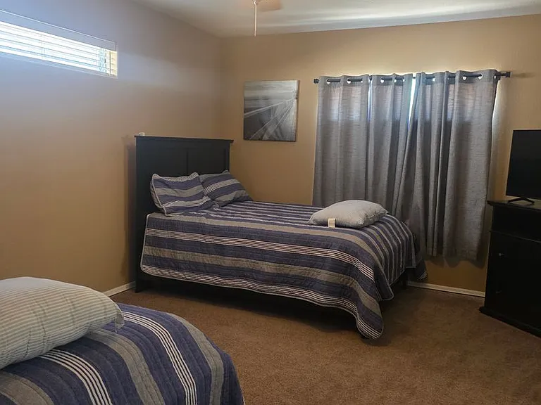 2121 E Desert Lakes Dr — Photo 17