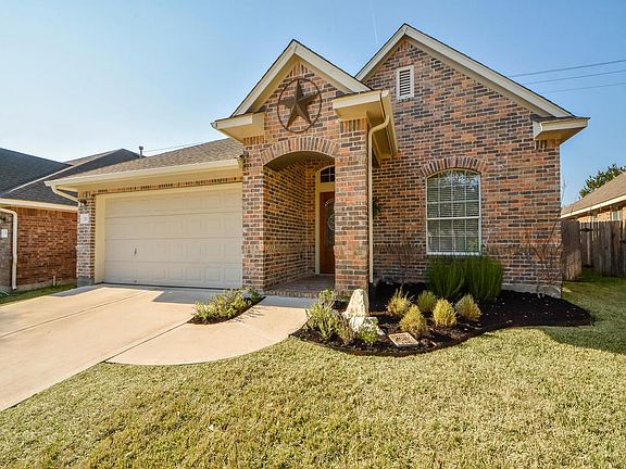 2nd image of 713 Coomes Pl
