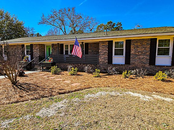 3rd image of 121 Azalea Dr