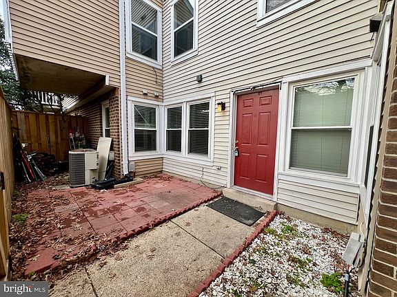 3rd image of 4305 Pembrook Village Dr
