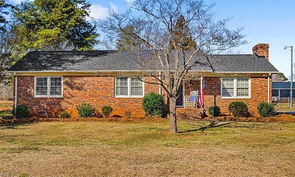 1st image of 4307 Sunnyside Dr