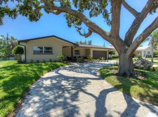 3650 Shady Bluffs Dr, Largo, FL 33770