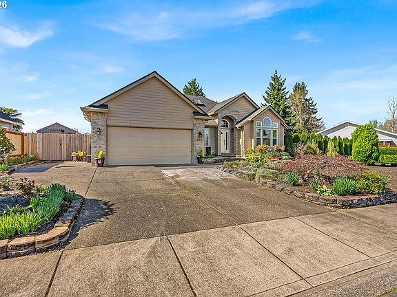 3rd image of 921 Hermanson St