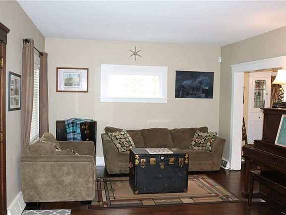 4th image of 1654 Elbur Ave