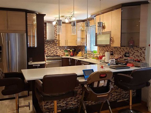 3rd image of 2369 E 19th St #1