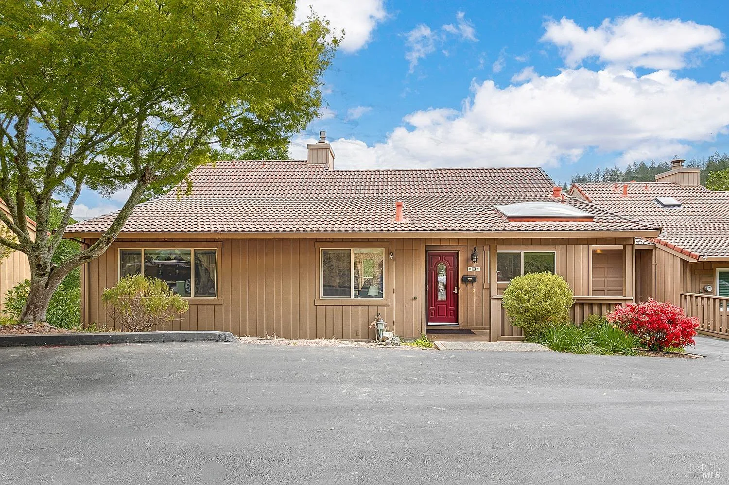 4 Oak Forest Lane photo 1