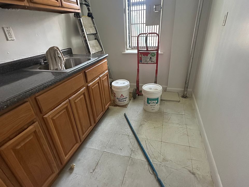 2nd image of 1809 Marmion Ave #2A