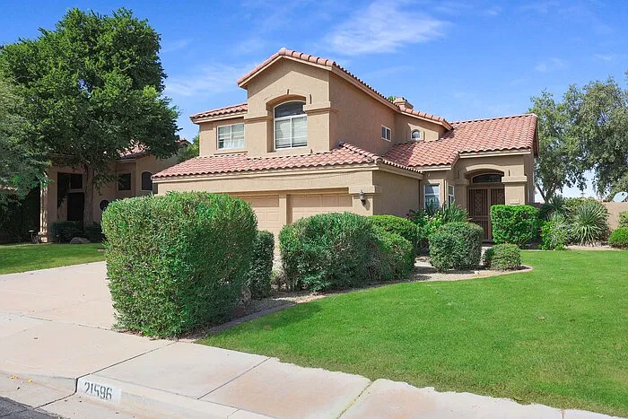 3 bed, 3.0 bath, 2267 sqft, $2,760 — Photo 4