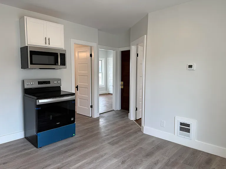 6 Holmes St #2 — Photo 6