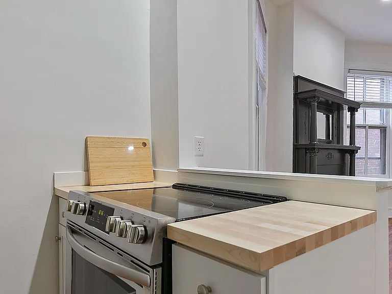 1619 W Grace St — Photo 21