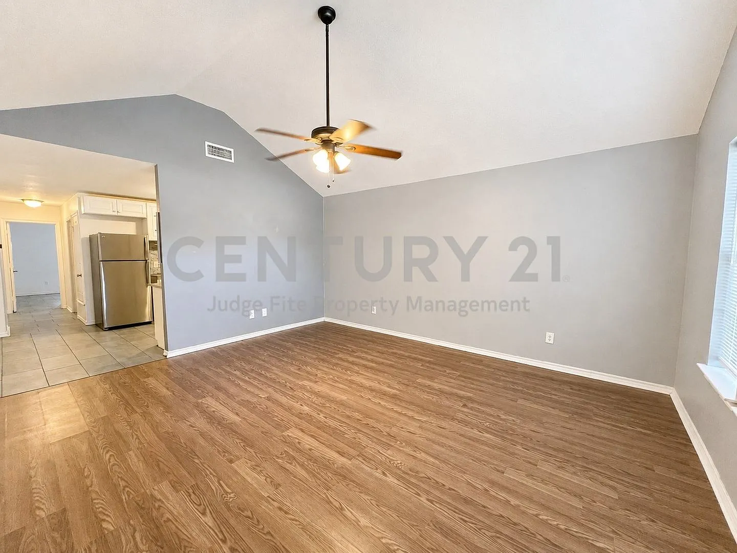 Call NOW to See This Lovely 3/2/2 in Fort Worth! — Photo 2